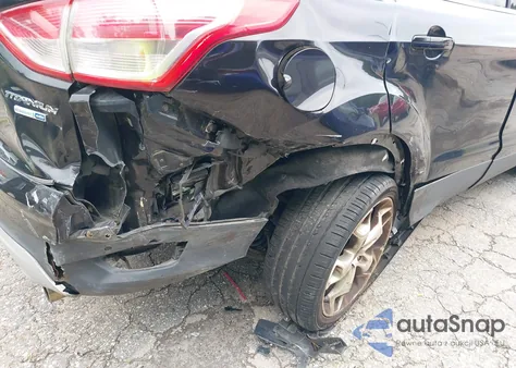 2013 Ford Escape Titanium z USA, uszkodzony, nr VIN 1FMCU9J91DUC65913